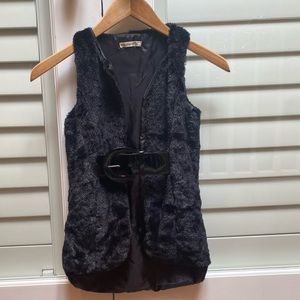 PRICE DROP💖Girls 💕 Faux Fur Vest